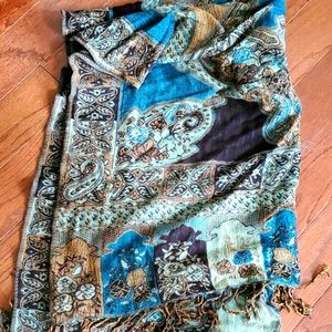 Beautiful soft scarf/wrap
